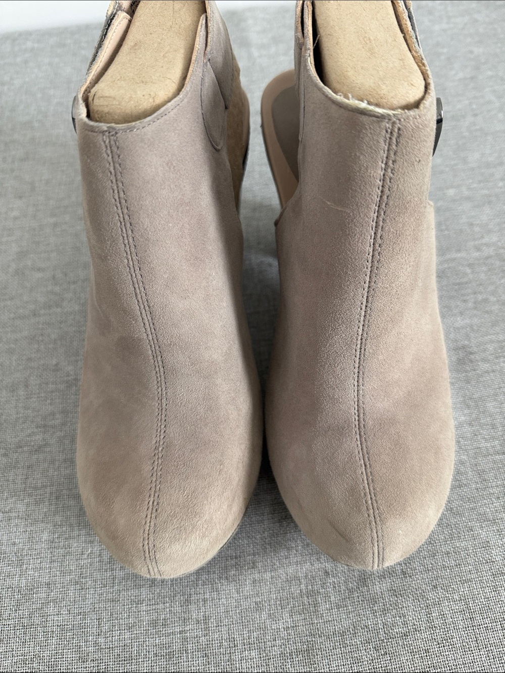 Jambu Colette Leather Platform Clog Booties Gray Taupe Wood Heel
NWOT - Picture 11 of 13